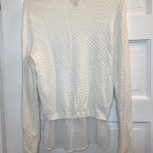 light long sleeve sweater with detail